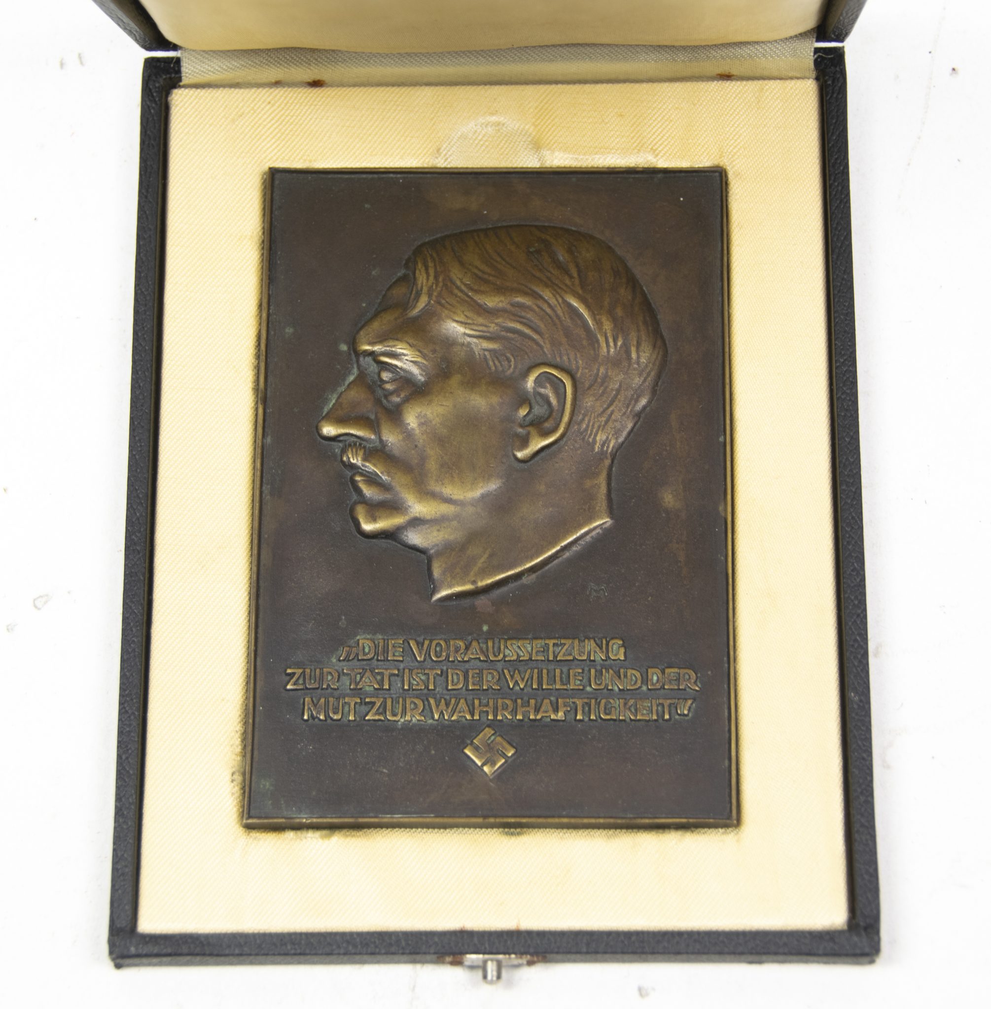 Plakette Adolf Hitler in case (Heinrich Moshage)