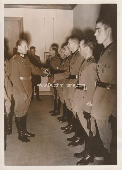 (Pressphoto) Awarding Ceremony FlemishBelgian Black Brigade members ()