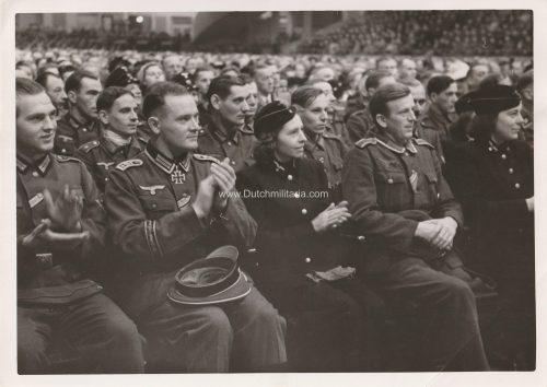 (Pressphoto) Die Kundgebung im Sportpalast zum Erntedanktag 1943