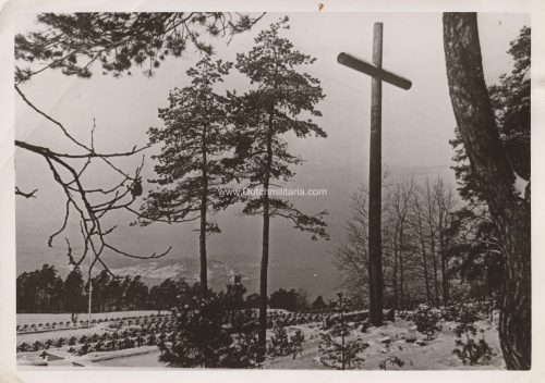 (Pressphoto) Zum Heldengedenktag. Blick über den Heldenfriedhof Ekeberg in Oslo (1944)