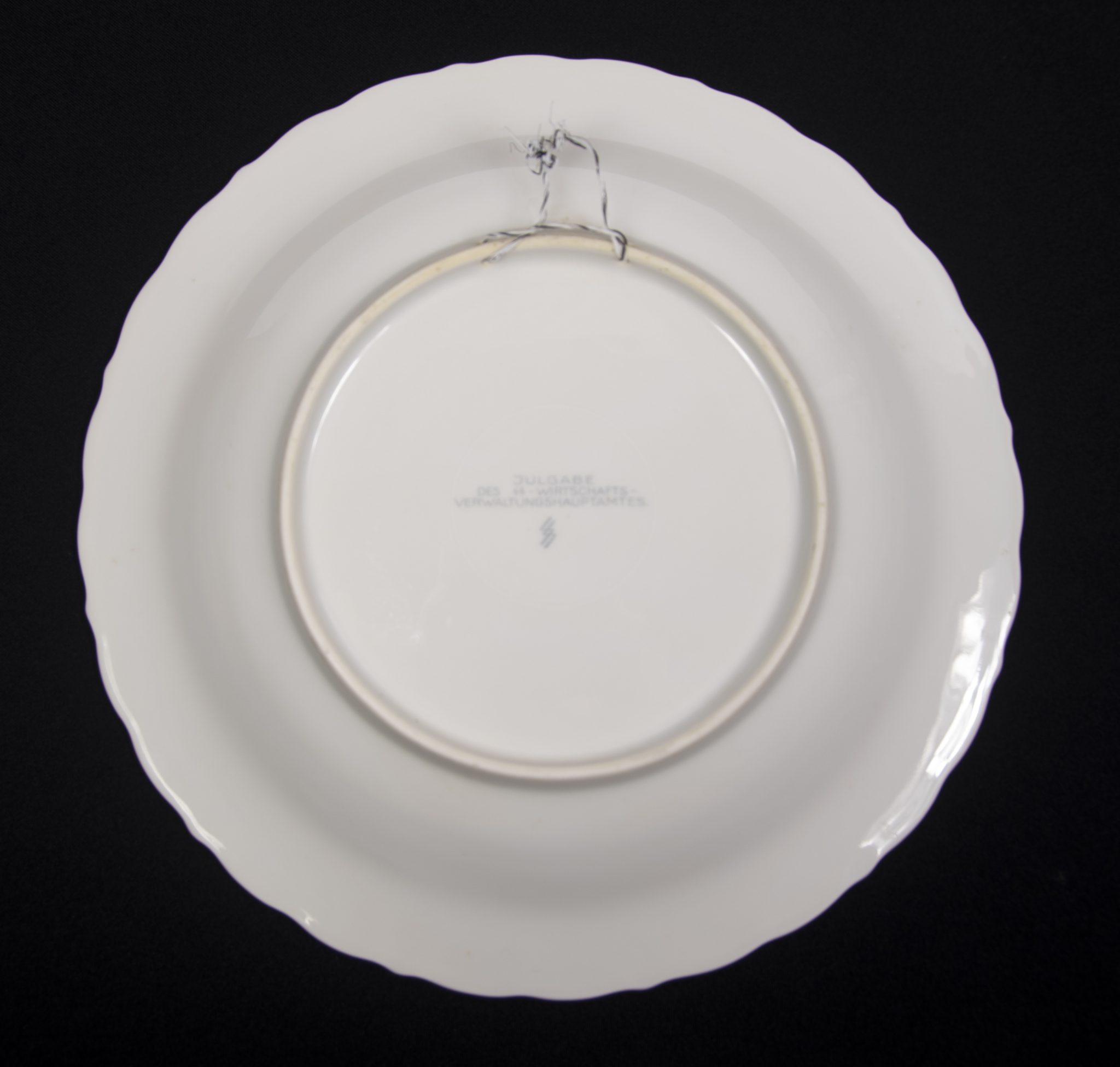 SS Julgabe der Chef des SS-Wirtschaftsverwaltungshauptamtes – Julfest 1942 Allach Julteller (5) SS Julgabe der Chef des SS-Wirtschaftsverwaltungshauptamtes – Julfest 1942 Allach Julteller