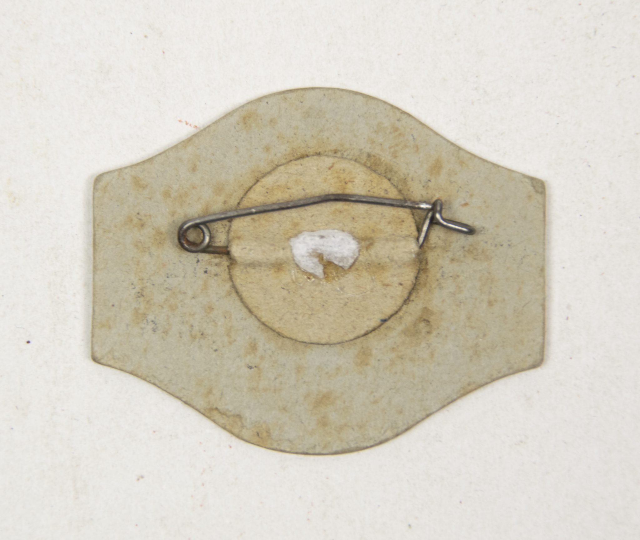 Tag der Nationalen Solidarität abzeichen 5. Dec. 1936 (2) Tag der Nationalen Solidarität abzeichen 5. Dec. 1936