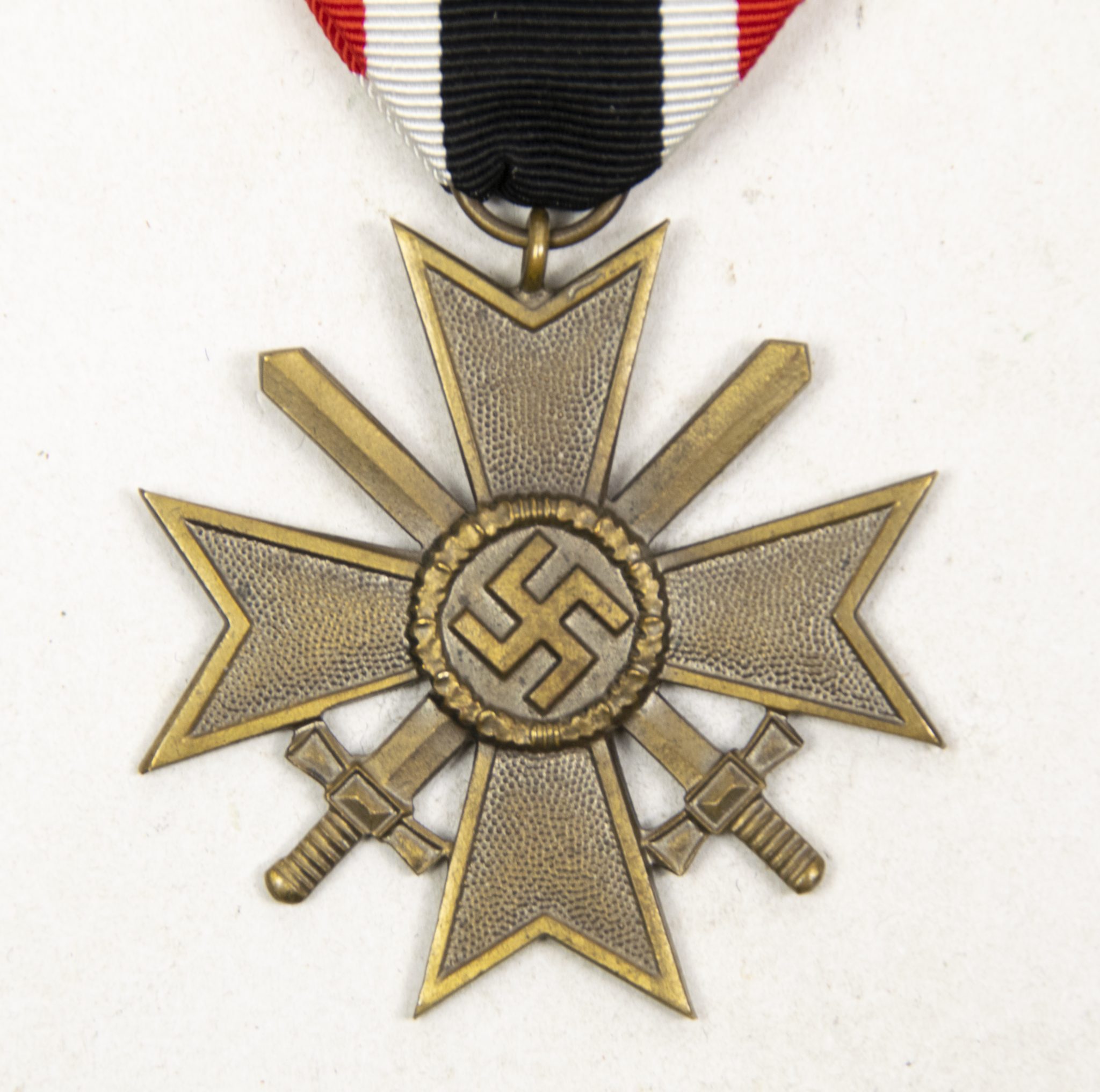 Kriegsverdienstkreuz (KVK) mit Schwerter War Merit Cross with swords (2) Kriegsverdienstkreuz (KVK) mit Schwerter War Merit Cross with swords