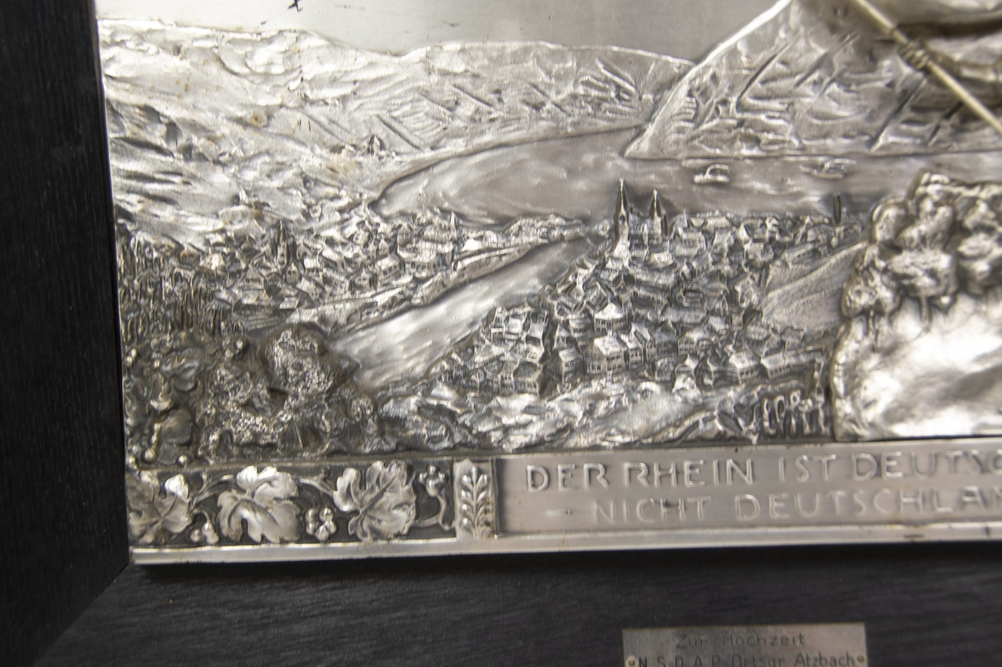 Large N.S.D.A.P Ortsgruppe Atzbach 1940 plaque Der Rhein ist Deutschlands Strom - Nicht Deutschlands Grenze (49x33 cm) - Very Rare