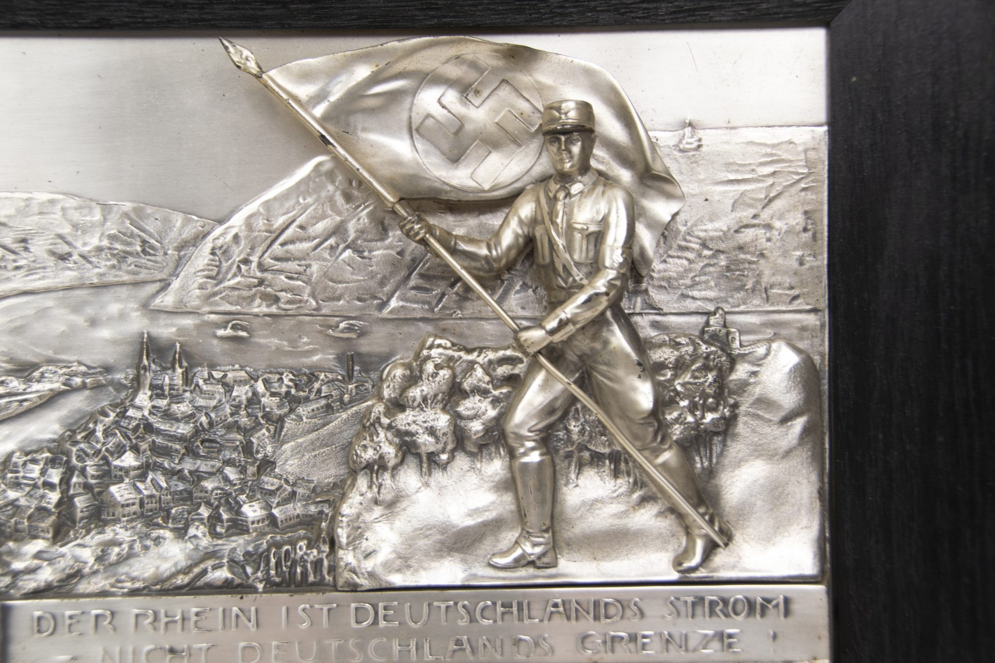 Large N.S.D.A.P Ortsgruppe Atzbach 1940 plaque Der Rhein ist Deutschlands Strom - Nicht Deutschlands Grenze (49x33 cm) - Very Rare