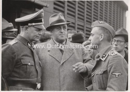 (Large Pressphoto) Danish SS-Untersturmführer Jörgensen + DNSAP leader Frits Claussen (23x18,5cm)