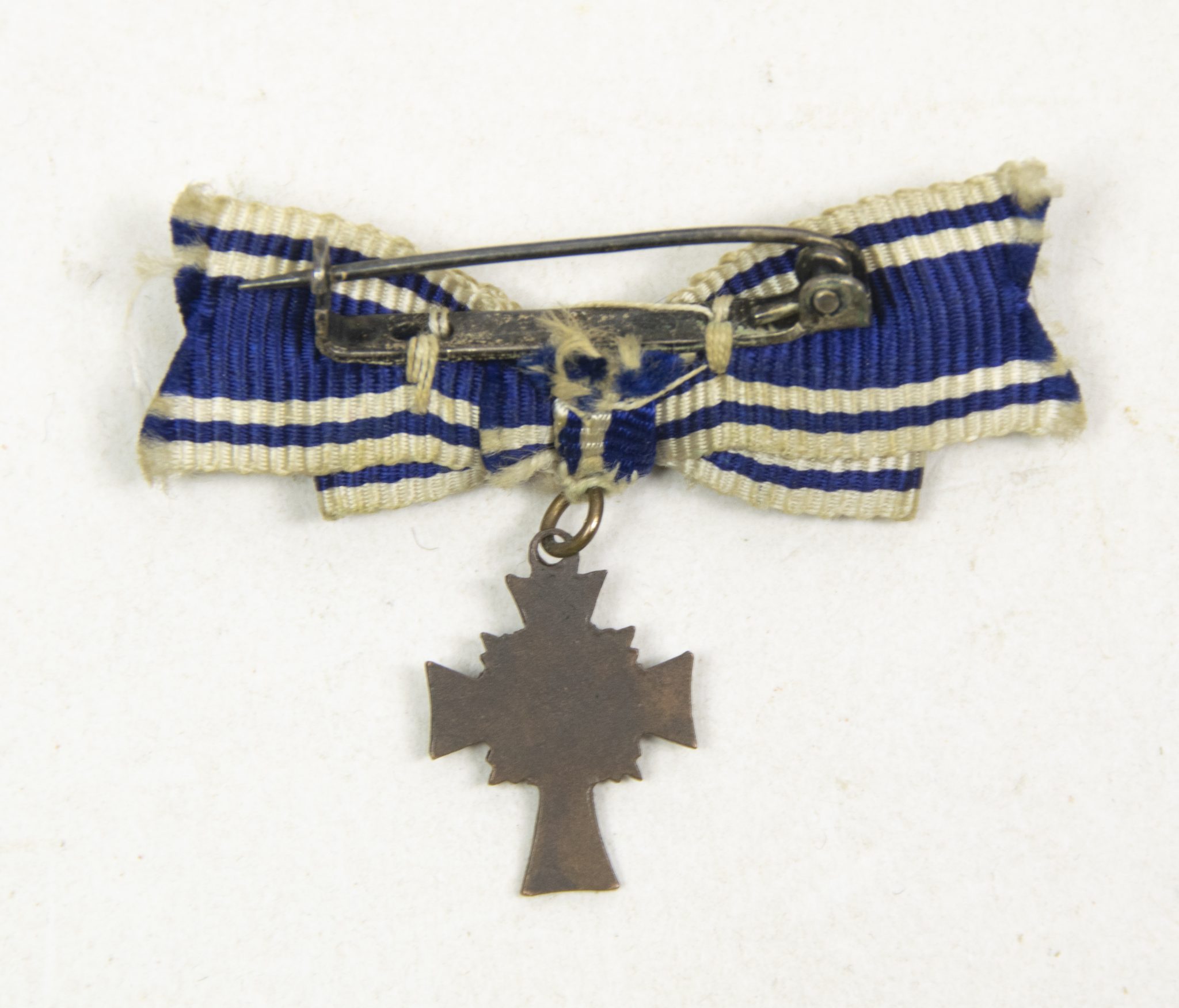 Mini-Mini MutterkreuzMotherscross miniature in bronze (2) Mini-Mini MutterkreuzMotherscross miniature in bronze