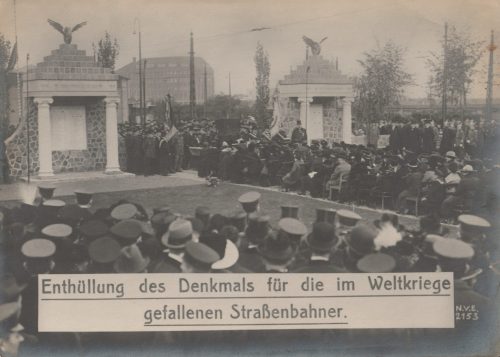 (PhotoPostcard) Enthüllung des Denkmals für im Weltkriege gefallenen Strassenbahner