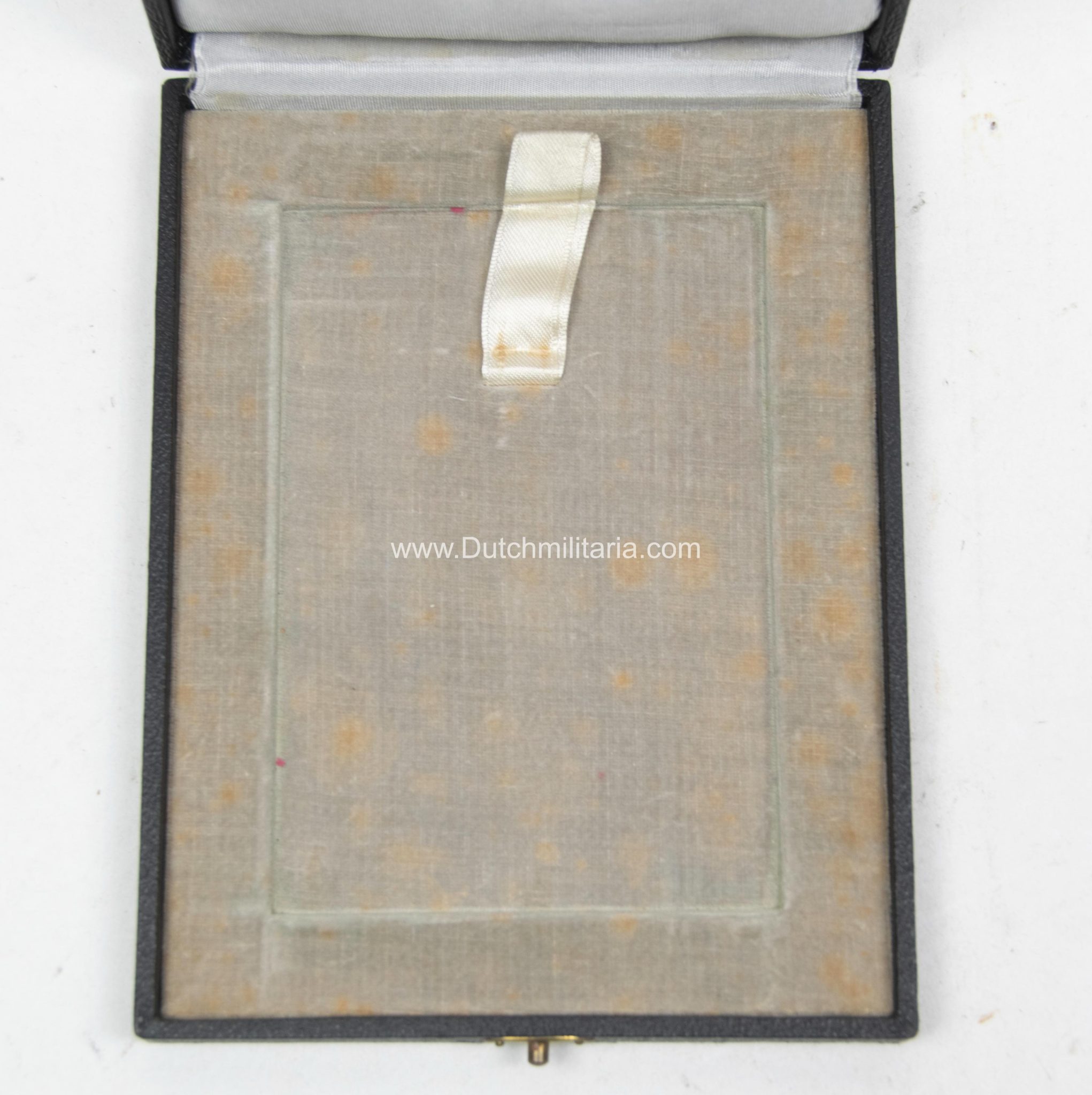 Adolf-Hitler-plaque-case-Ehrenpreis-der-Stadt-Darmstadt-Reichsoffene-Wettkampfe-fur-Hitlerjugend-und-Jungmannen-9.-Juni-1940
