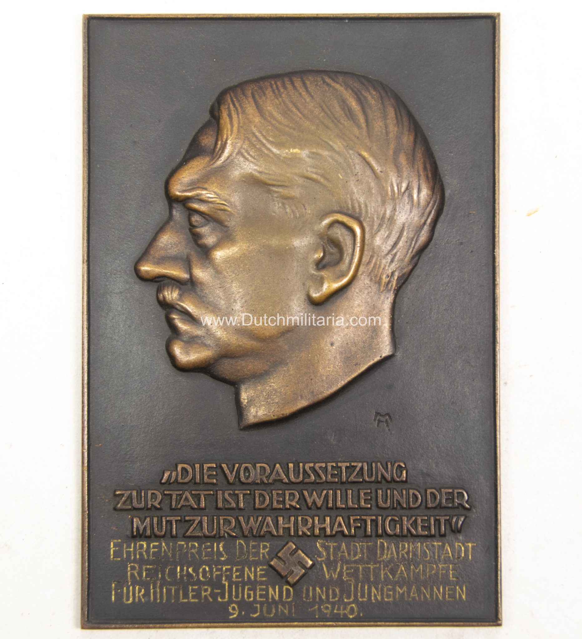 Adolf-Hitler-plaque-case-Ehrenpreis-der-Stadt-Darmstadt-Reichsoffene-Wettkampfe-fur-Hitlerjugend-und-Jungmannen-9.-Juni-1940