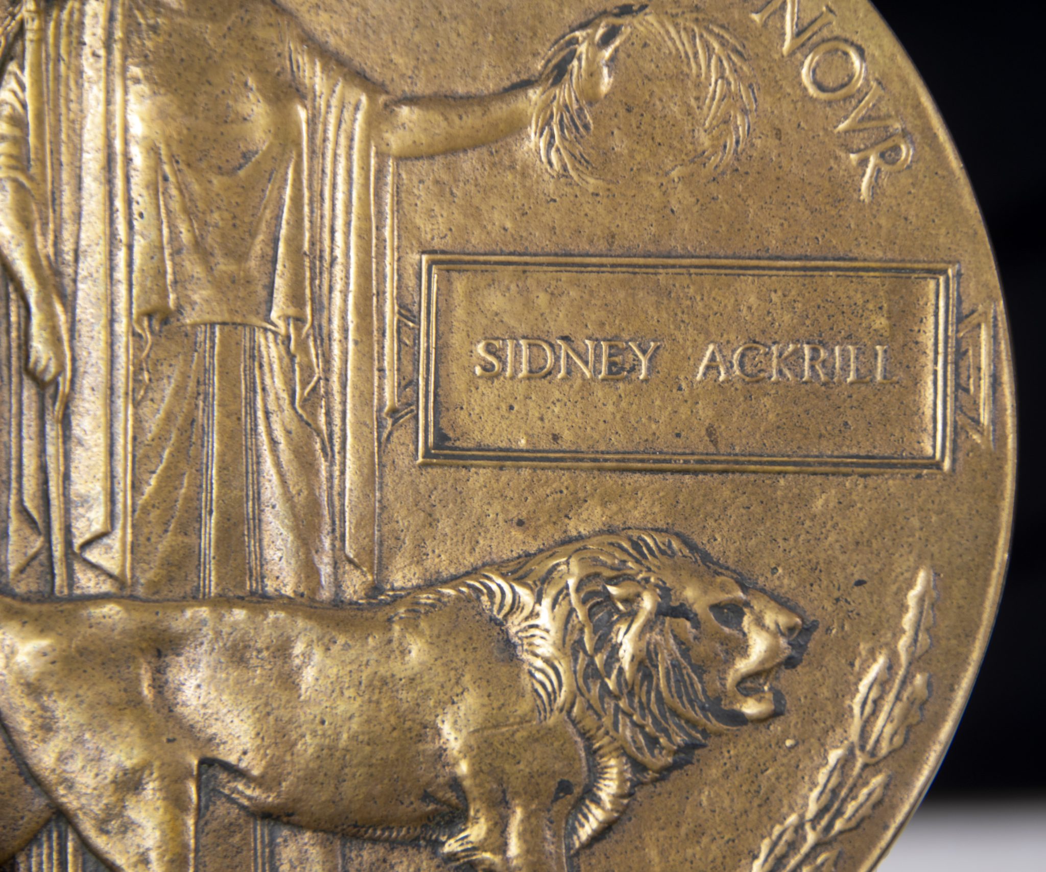 (British Army) First Day of the Somme 1 July 1916 - Memorial plaque of Private Sidney Ackrill, 305096, 8th Bn., Royal Warwickshire Regiment - Image 4