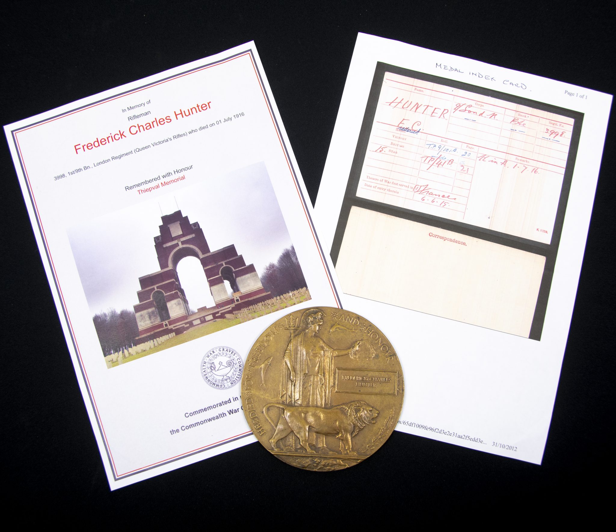 (British Army) First Day of the Somme 1 July 1916 - Memorial plaque of Rifleman Frederick Charles Hunter, 3998, 1st9th Bn., London Regiment