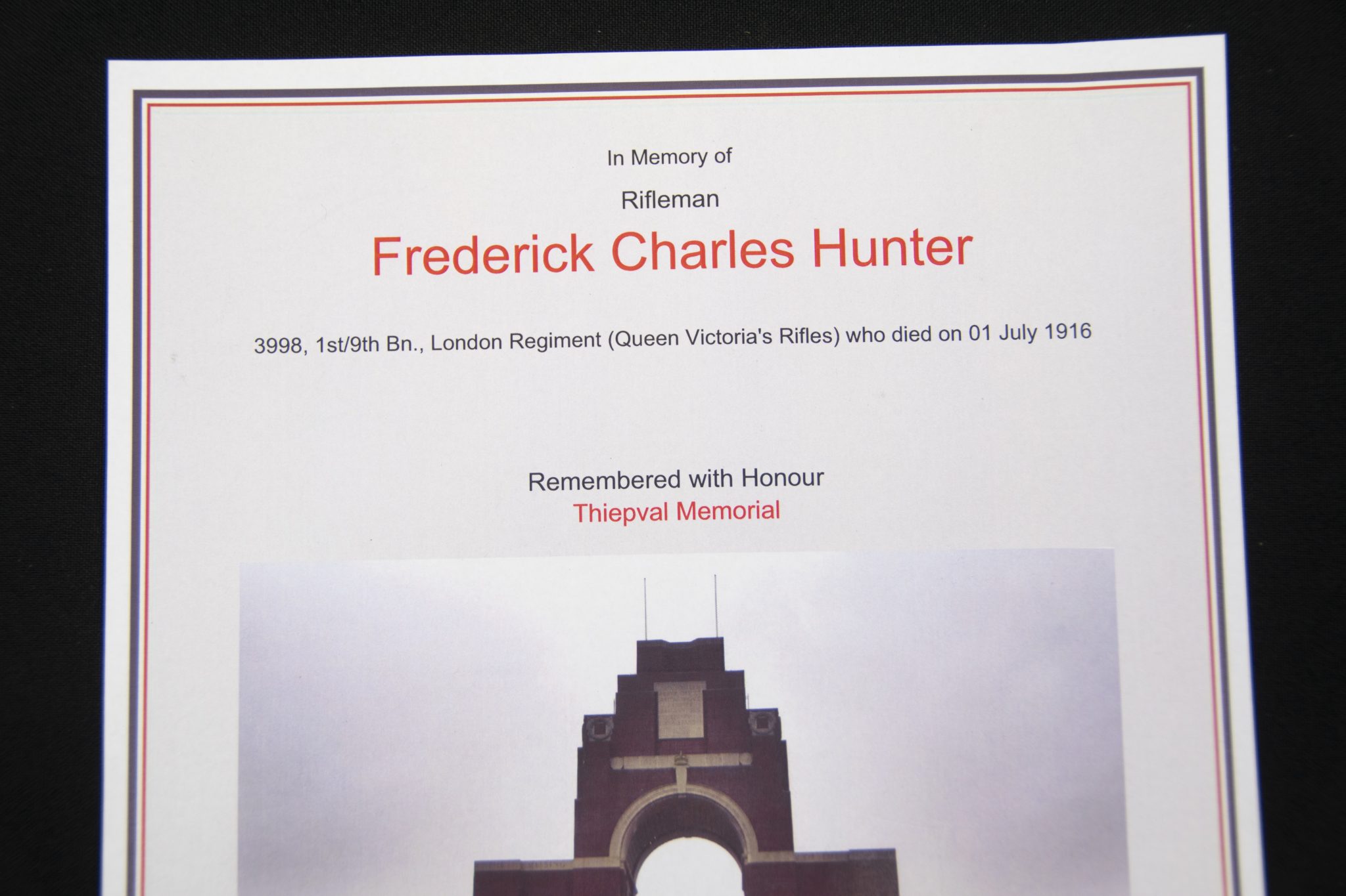 (British Army) First Day of the Somme 1 July 1916 - Memorial plaque of Rifleman Frederick Charles Hunter, 3998, 1st9th Bn., London Regiment