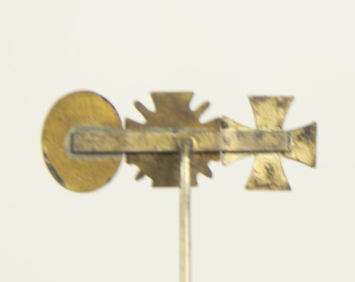 German WWI lapel stickpin with Ek2 + Frontkämpfer Ehrenkreuz + Black woundbadge