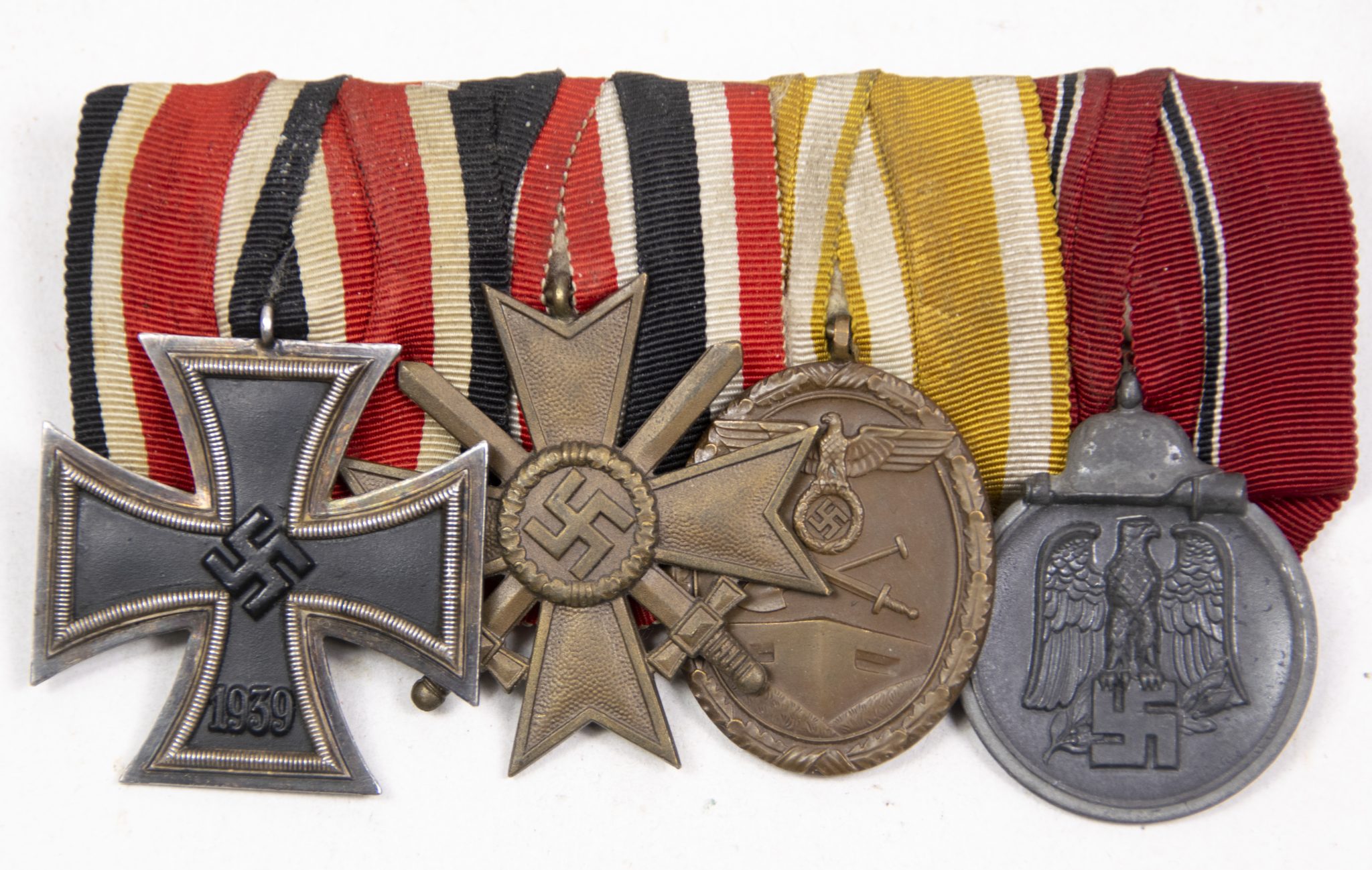 German WWII medalbar with Eisernes Kreuz (Ek2), Kriegsverdienskreuz, Westwallmedaille, Ostmedaille (2)