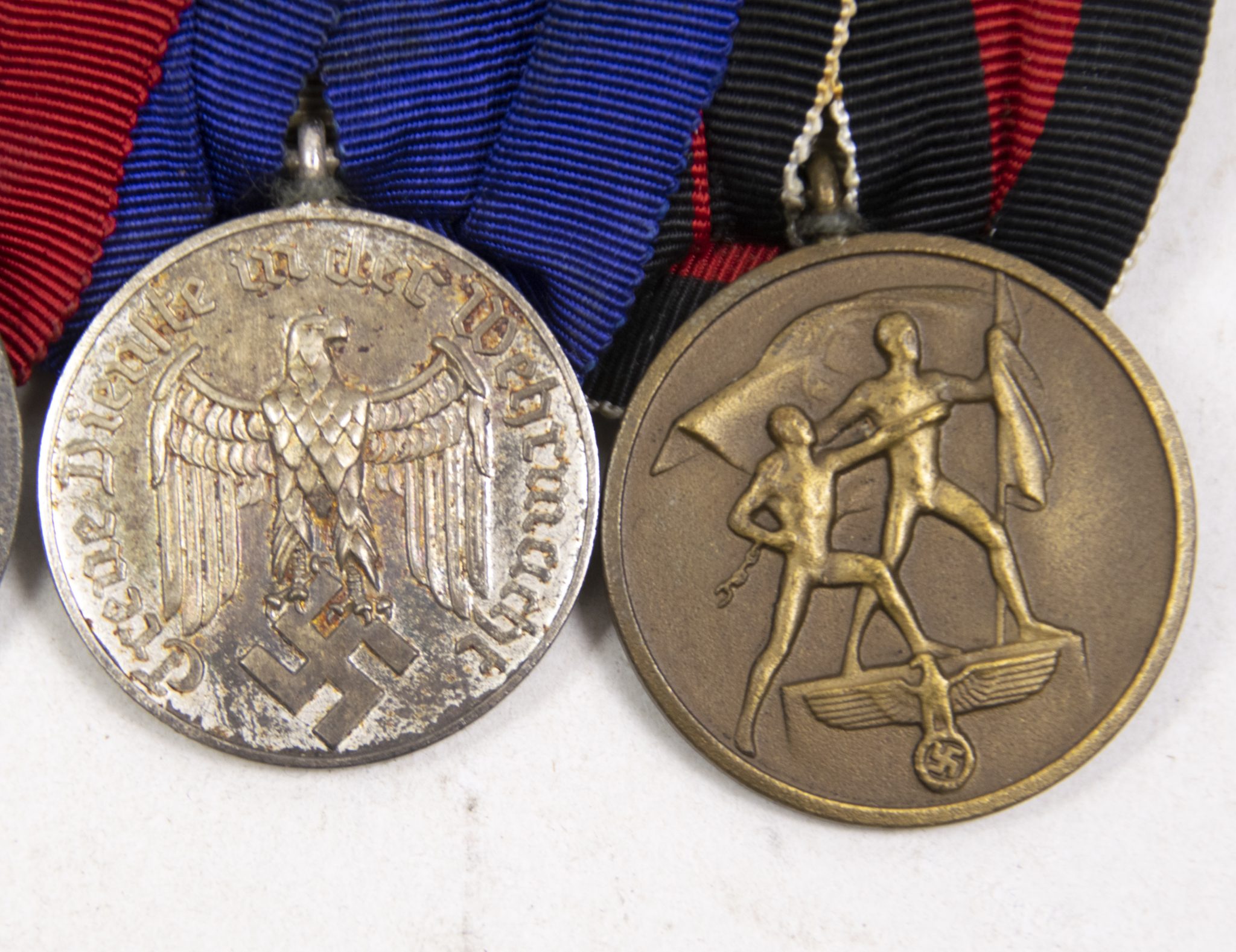 German WWII medalbar with KVK2, Ostmedaille, Heer Dienstauszeichnung, Sudeten Annexation medal (MM "Prager Str. Neben 58") - Image 5