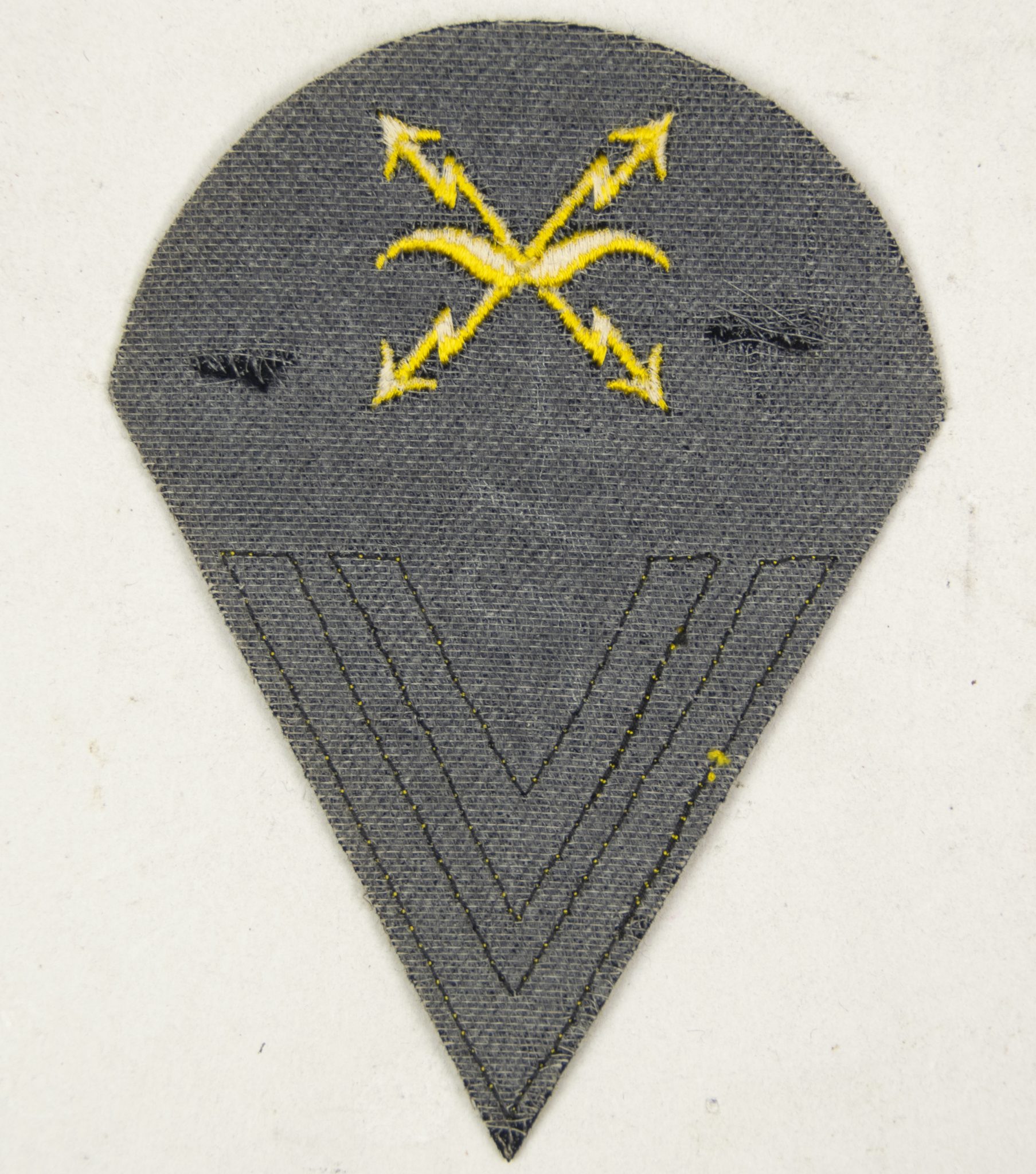 Kriegsmarine (KM) combined Obergefreiter Flugmeldelaufbahn abzeichen (2) Kriegsmarine (KM) combined Obergefreiter Flugmeldelaufbahn abzeichen