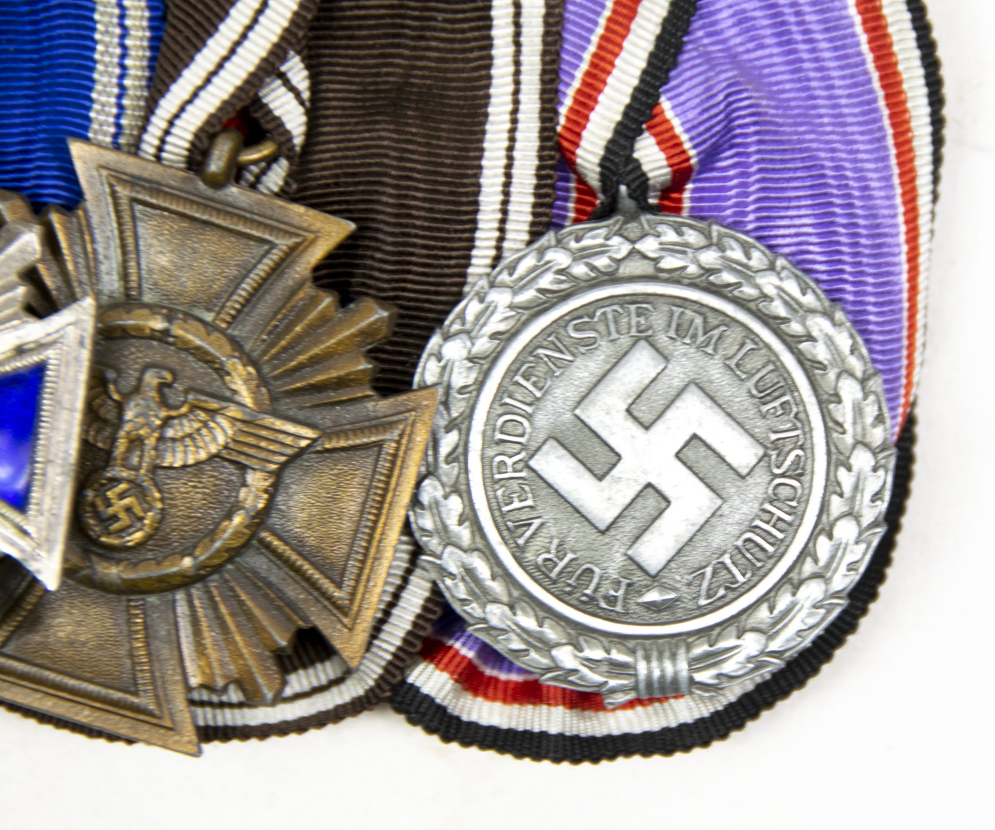 NSDAP medalbar with NSDAP Dienstauszeichnung 15 + 10 Jahre, KVK2, Luftschutz Ehrenzeichen - RARE - Image 6