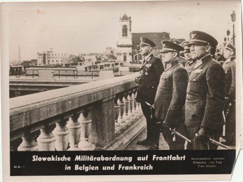 (Pressphoto) Slowakische Militärabordnung auf Frontfahrt in Belgien und Frankreich (24x18cm)