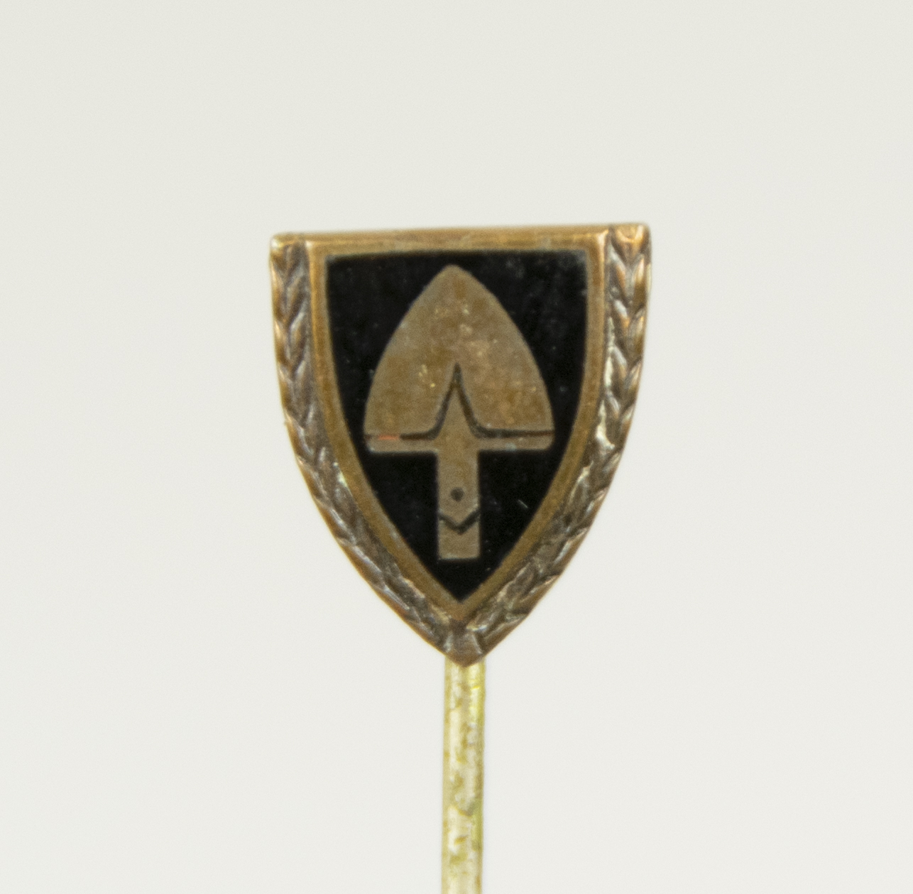 Reichsarbeitsdienst (RAD) Ehrennadel ehemaliger Angehöriger (1) Reichsarbeitsdienst (RAD) Ehrennadel ehemaliger Angehöriger