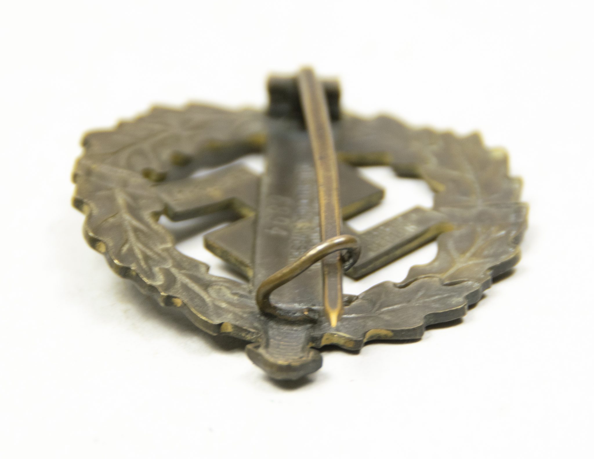 SA-Sportabzeichen-in-bronze-6894-MM-Eigentum-D.-Chefs-D.-Ausbildungswesens-RARE-EARLY-SA-Sportsbadge-