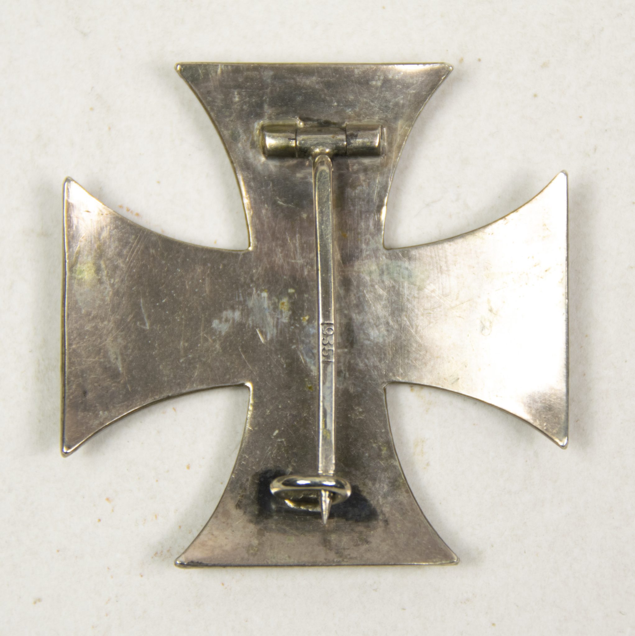 WWI Iron Cross first class (EK1) marked "935 silver" + case (Maker Deumer) - Image 9