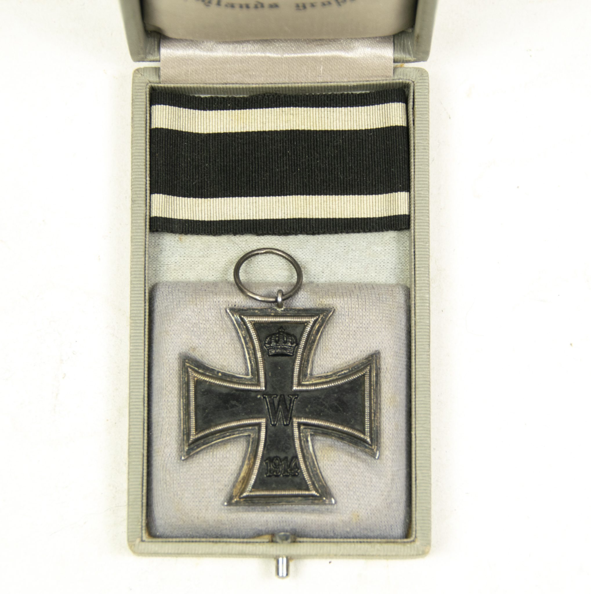 WWI Iron Cross second Class (EK2) + rare case (Cross MM M and case maker marked Ges Gesch) (2) WWI Iron Cross second Class (EK2) + rare case (Cross MM M and case maker marked Ges Gesch)