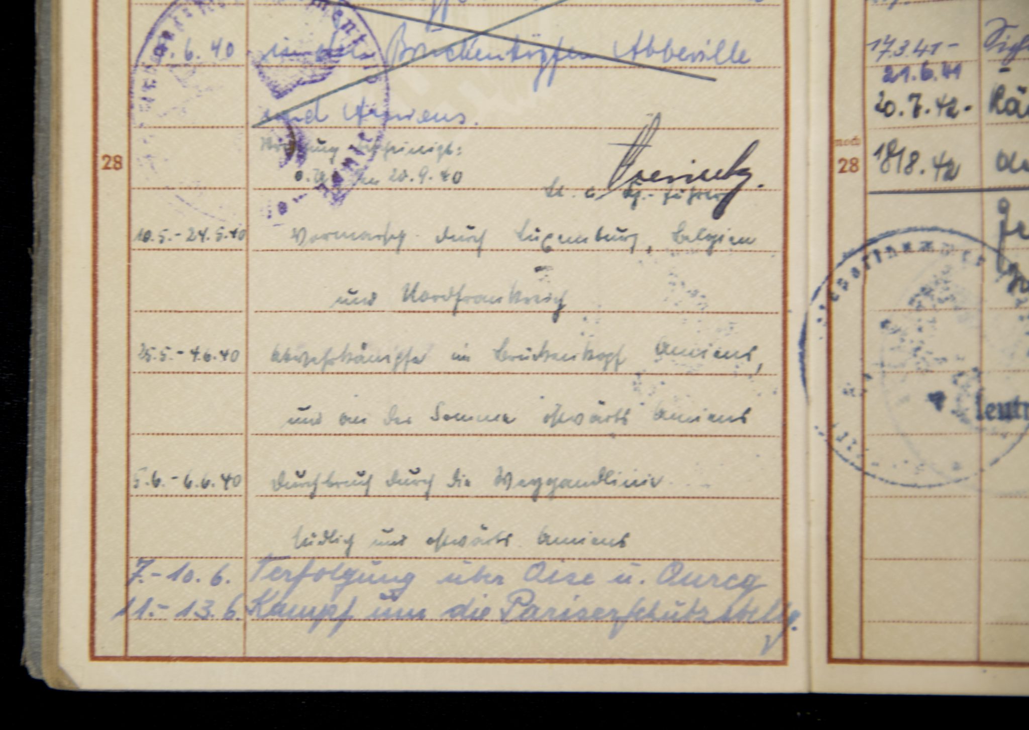 Wehrpass 4./E. (M.G.) Kp. 116 (1939) with EK2 + VWA Black - Image 24