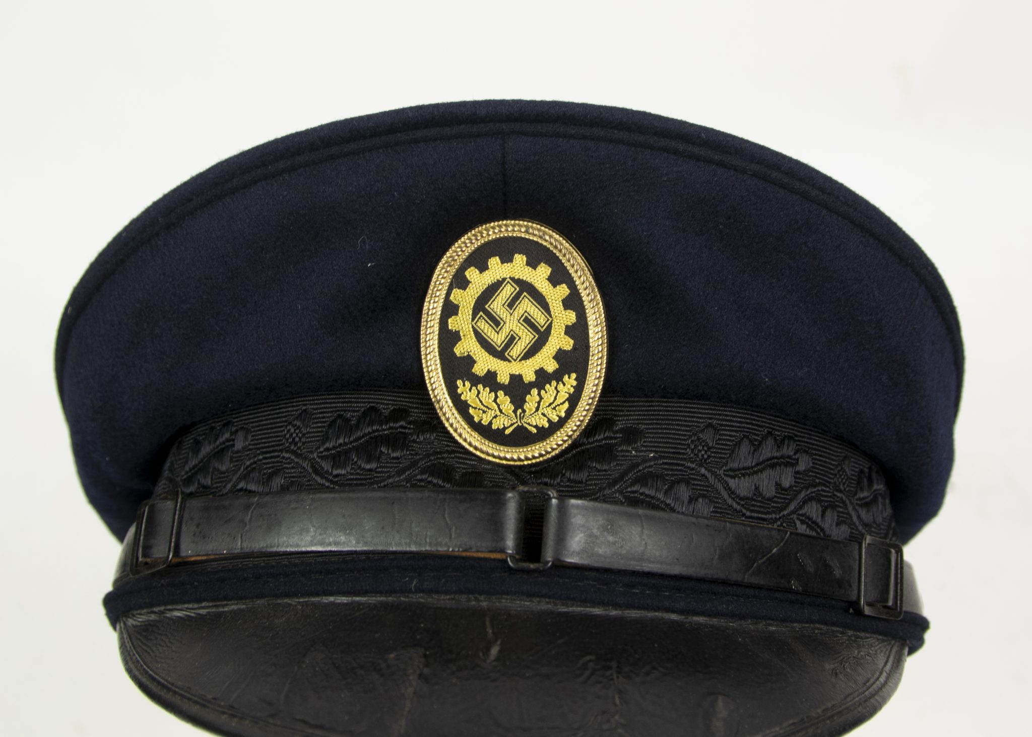 Deutsche Arbeitsfront (DAF) complete suit with jacket + trousers + visorcap + waistcoat + shirt + medals + badges - Image 9