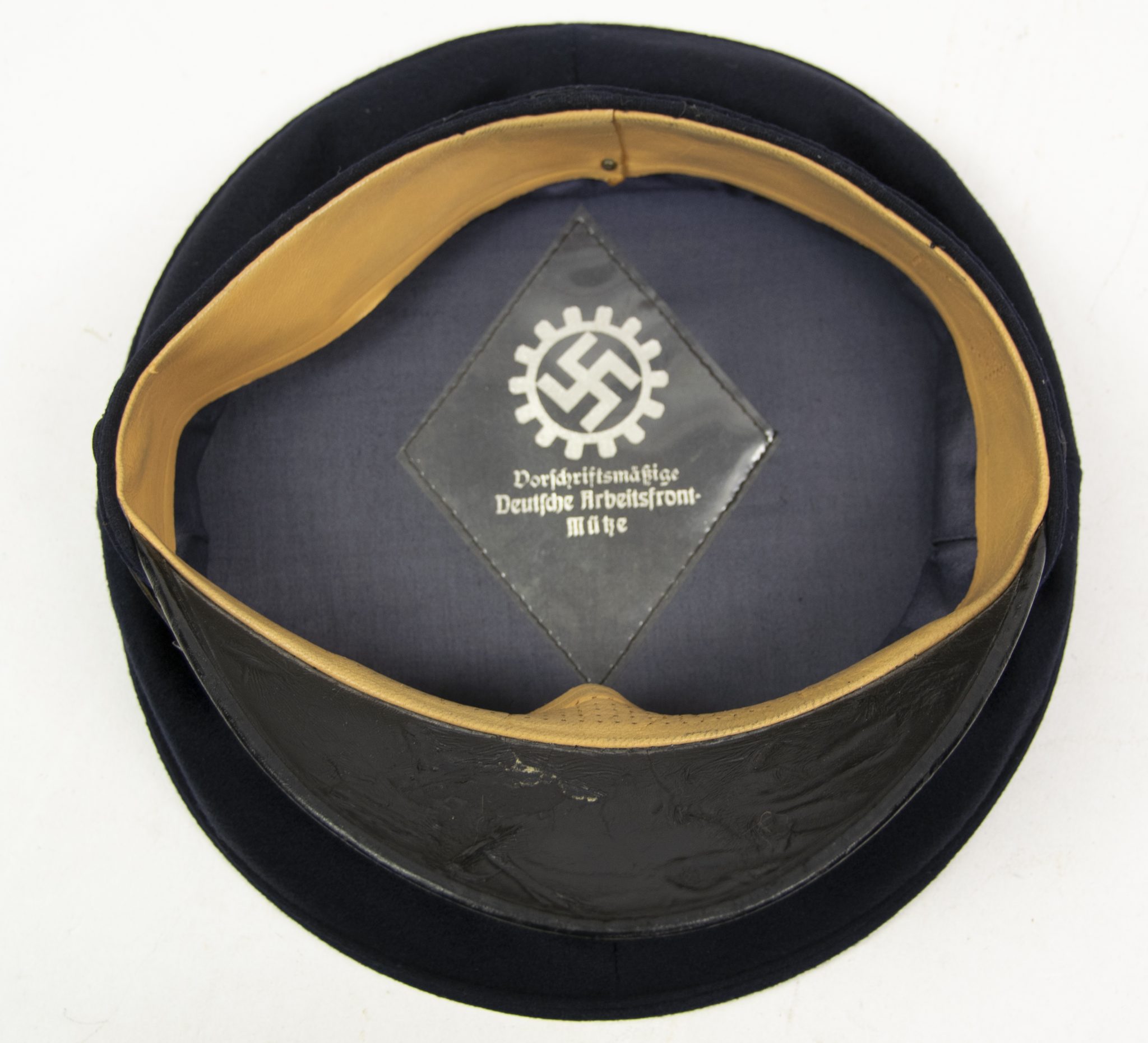 Deutsche Arbeitsfront (DAF) complete suit with jacket + trousers + visorcap + waistcoat + shirt + medals + badges - Image 17