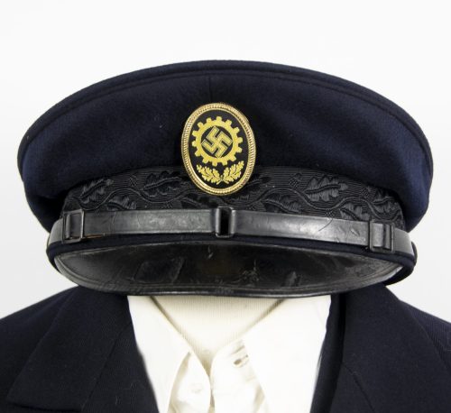 Deutsche Arbeitsfront (DAF) complete suit with jacket + trousers + visorcap + waistcoat + shirt + medals + badges