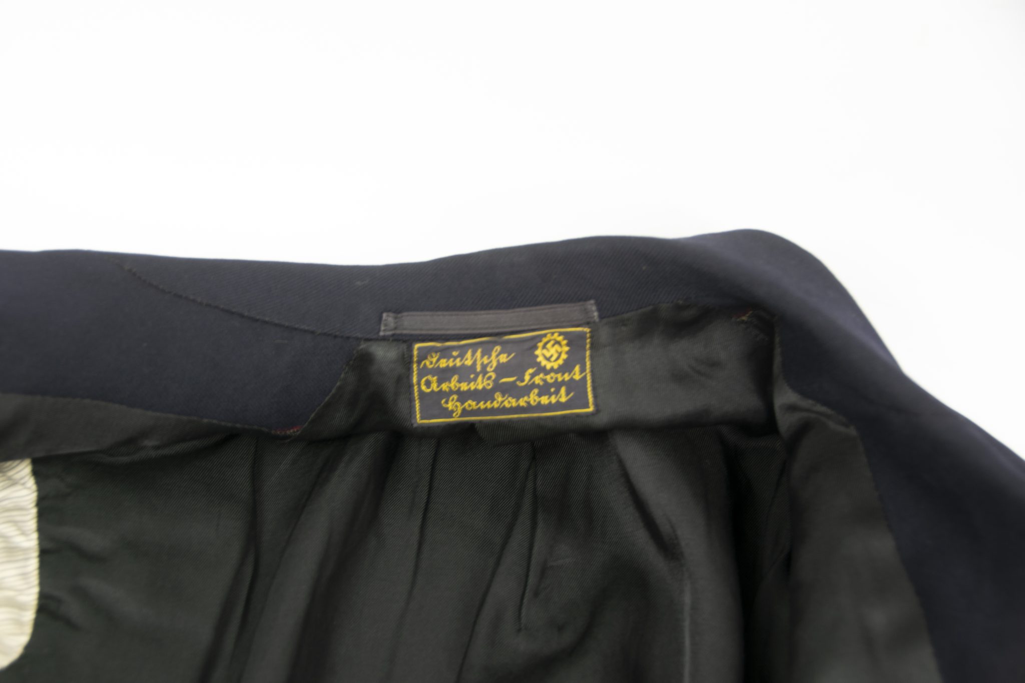 Deutsche Arbeitsfront (DAF) complete suit with jacket + trousers + visorcap + waistcoat + shirt + medals + badges - Image 35