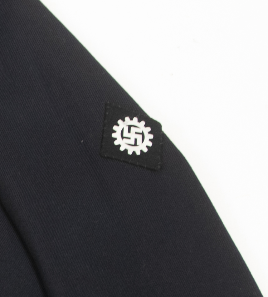 Deutsche Arbeitsfront (DAF) complete suit with jacket + trousers + visorcap + waistcoat + shirt + medals + badges - Image 44