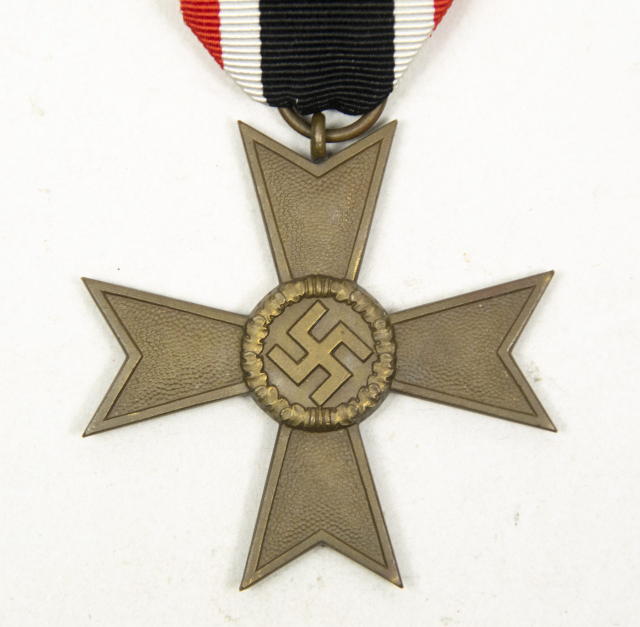 Krigsverdienstkreuz ohne Schwerter War Merit Cross without Swords (MM 1 Deschler München) (2) Krigsverdienstkreuz ohne Schwerter War Merit Cross without Swords (MM 1 Deschler München)