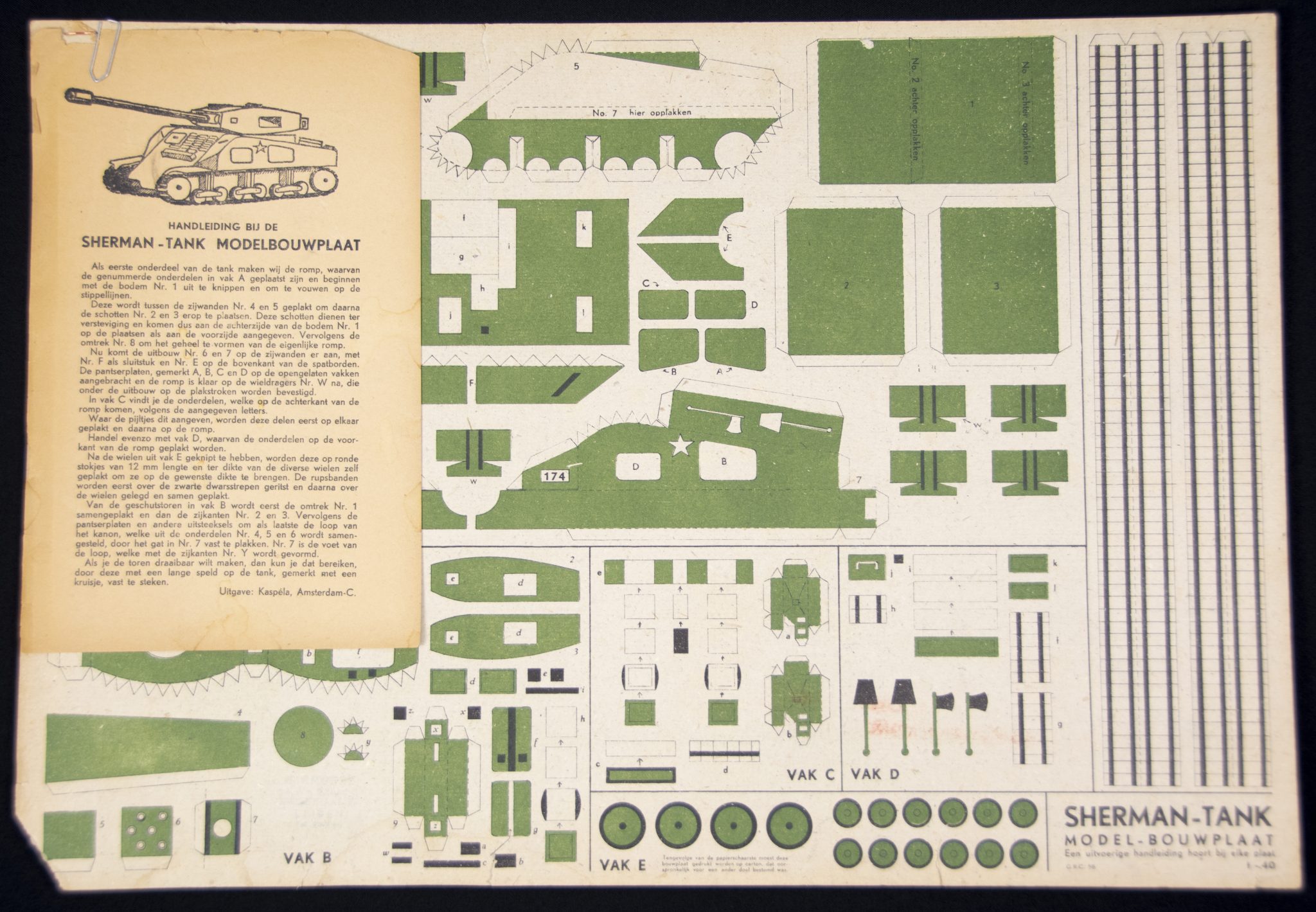 (Liberation) Sherman-Tank model bouwplaat + instruction sheet (2)
