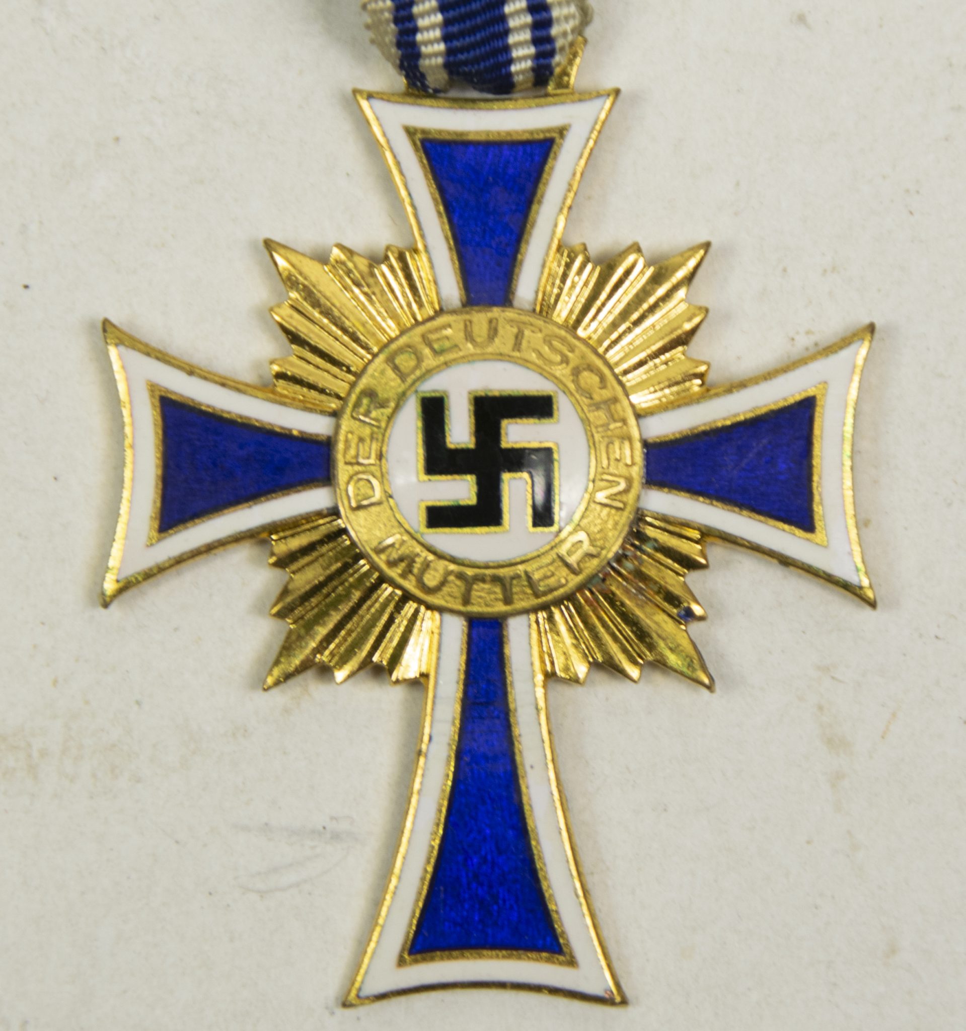 Motherscross Mutterkreuz gold + etui (Maker Wilhelm Deumer) (2)