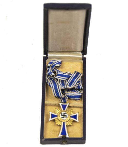 Mutterkreuz gold + etui (Maker Ochs)