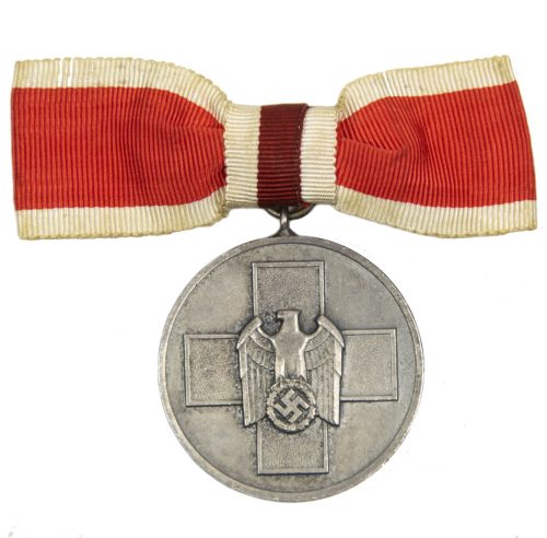 Volkspflege medal - Female mount in a bow