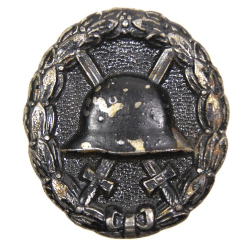 WWI Imperial Verwundetenabzeichen in black