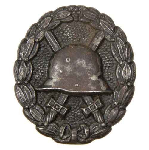 WWI Imperial Verwundetenabzeichen in black
