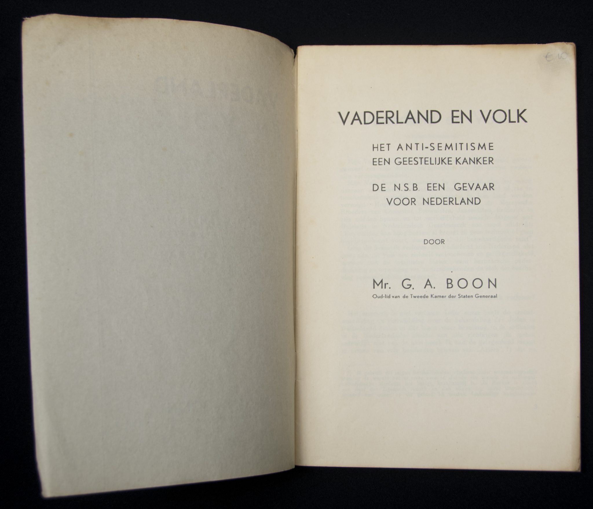 (Brochure) Vaderland en Volk – Het anti-semitisme een geestelijke kanker. De NSB een gevaar voor Nederland (2) (Brochure) Vaderland en Volk - Het anti-semitisme een geestelijke kanker. De NSB een gevaar voor Nederland