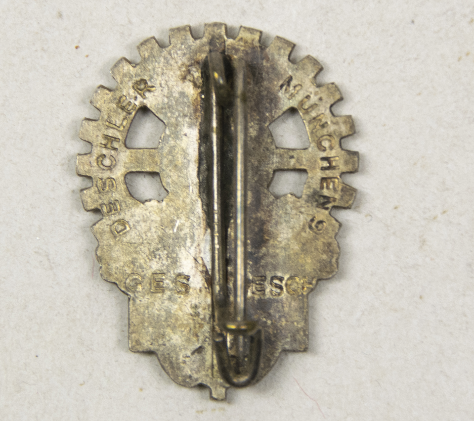 Gesamtverband deutschen Arbeitsopfer (GDAO) Mitliedsabzeichen (2) Gesamtverband deutschen Arbeitsopfer (GDAO) Mitliedsabzeichen