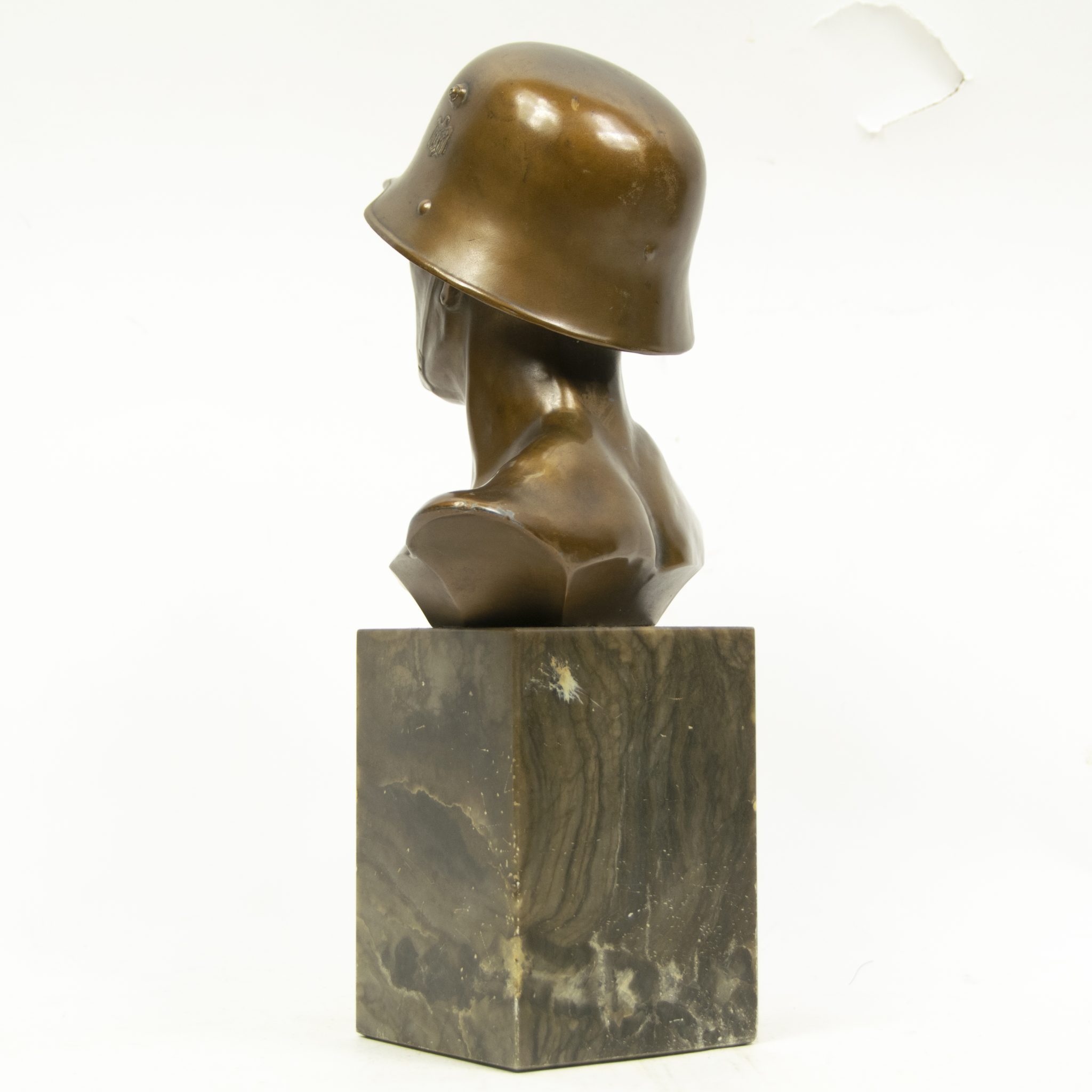 Impressive Wehrmacht (Heer) Soldiersbust (1939) - Image 25