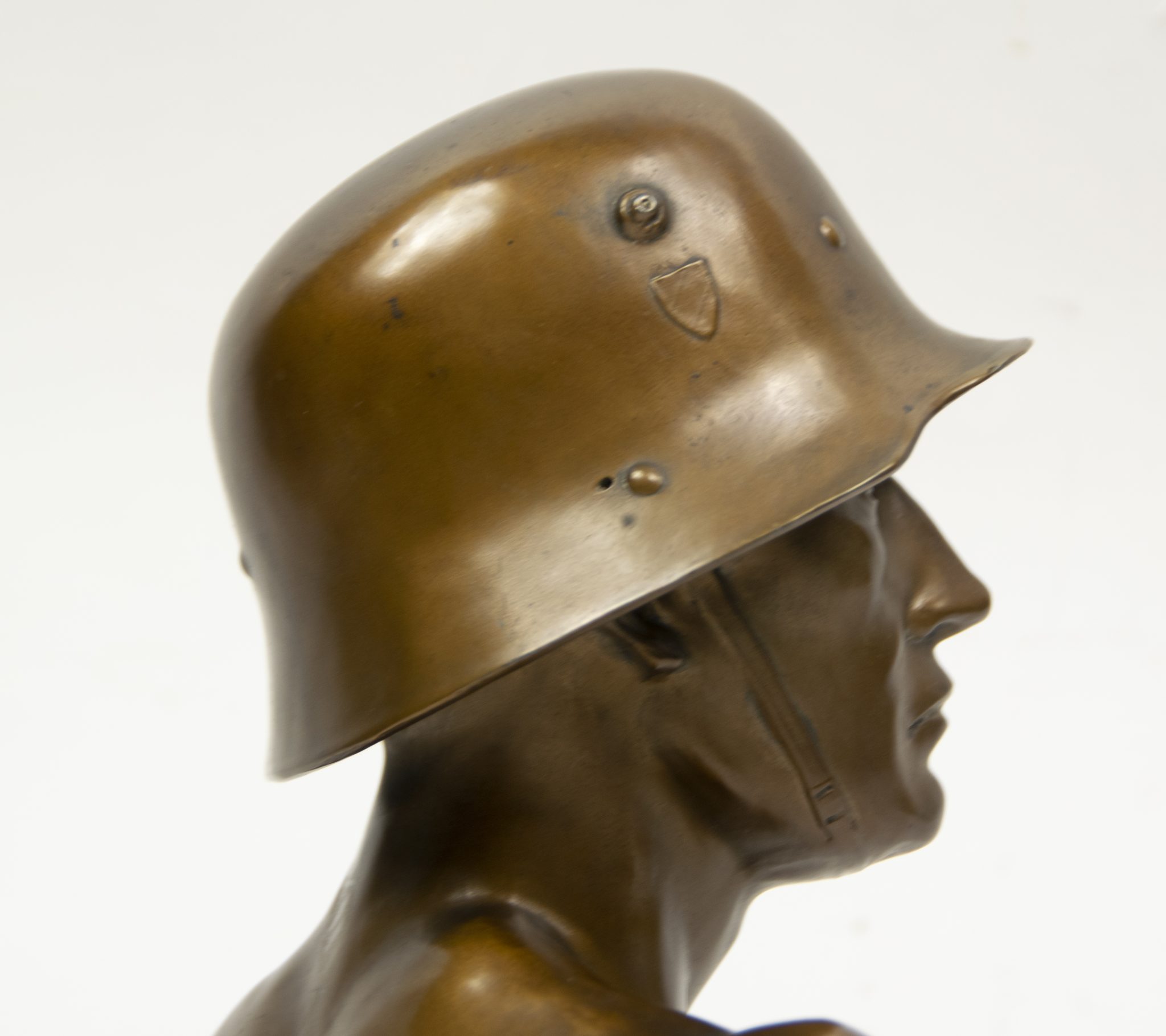 Impressive Wehrmacht (Heer) Soldiersbust (1939) - Image 37