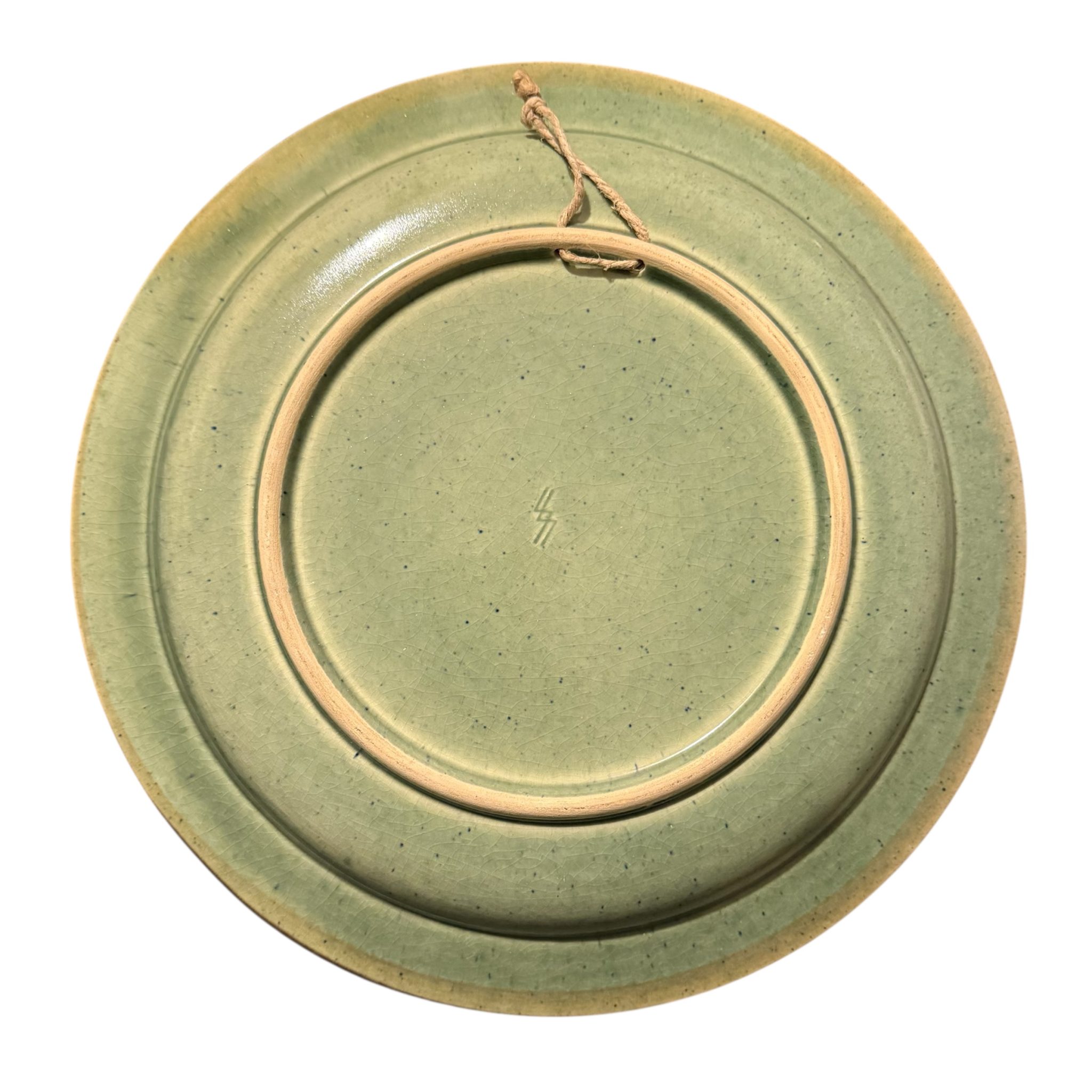 (Plate) SS Allach Großer Keramikteller mit germanischen “Odal” Motiven (1) (Plate) SS Allach Großer Keramikteller mit germanischen “Odal” Motiven