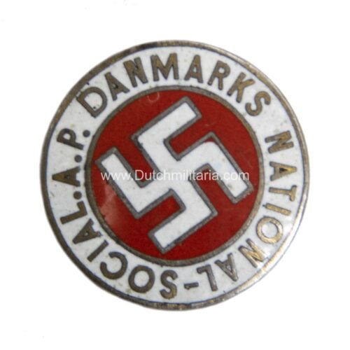 (Denmark) DNSAP Danske i udlandet badge – Unique and extremely rare buttonhole variation!