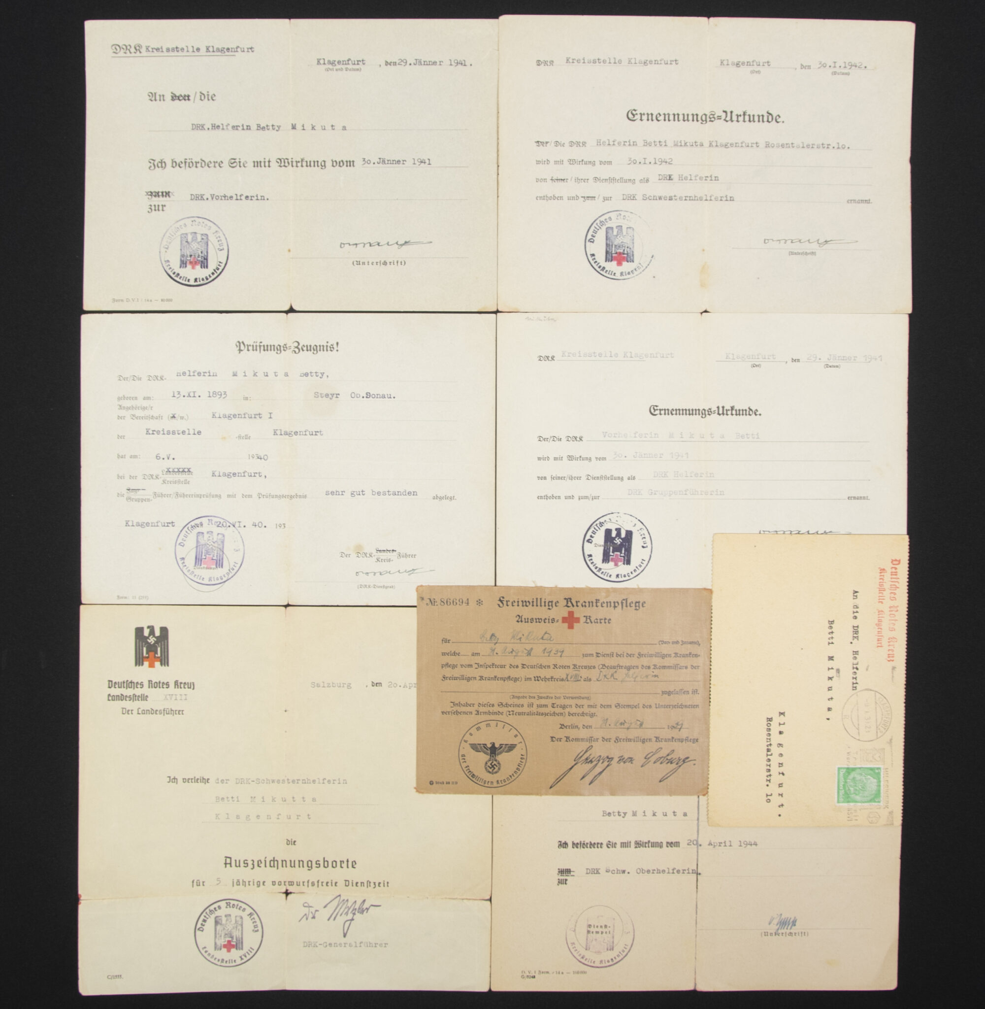 Deutsches Rotes Kreuz (DRK) paper grouping