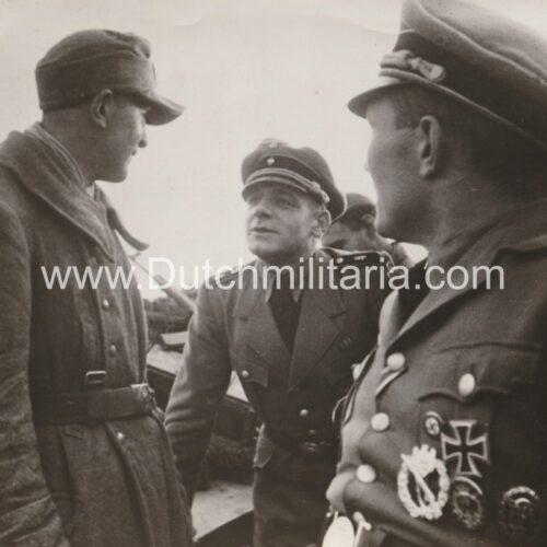 (Pressphoto) HJ-Führer besuchen die Front (1944) (16,5x13cm) - rare original photo