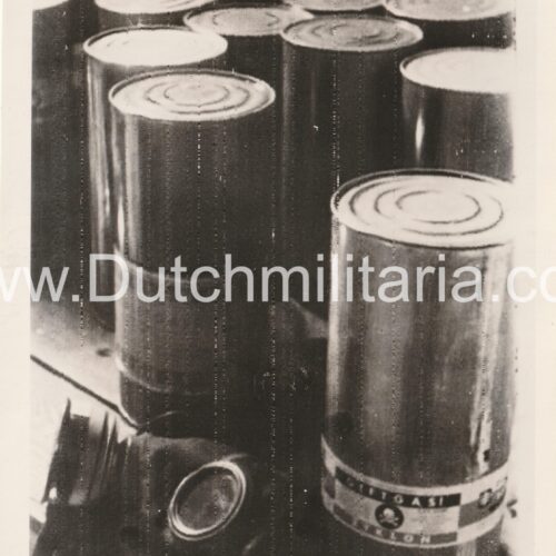 (Pressphoto) The Lublin Camp of Annihilation Zyklon B gas cannisters (20x14,5cm) - rare original photo