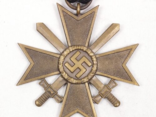 Kriegsverdienstkreuz (KVK) mit Schwerter War Merit Cross with swords